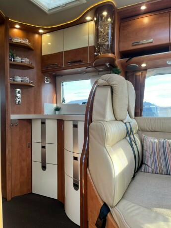 carthago-chic-c-line-i-49-2-enkle-senger-senkeseng-alde-2-x-aircondition-inverter-solcelle-diesel-2015-big-40