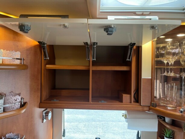 carthago-chic-c-line-i-49-2-enkle-senger-senkeseng-alde-2-x-aircondition-inverter-solcelle-diesel-2015-big-41