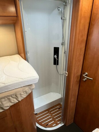 carthago-chic-c-line-i-49-2-enkle-senger-senkeseng-alde-2-x-aircondition-inverter-solcelle-diesel-2015-big-72