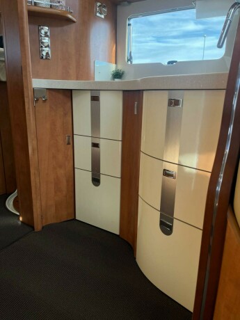 carthago-chic-c-line-i-49-2-enkle-senger-senkeseng-alde-2-x-aircondition-inverter-solcelle-diesel-2015-big-46