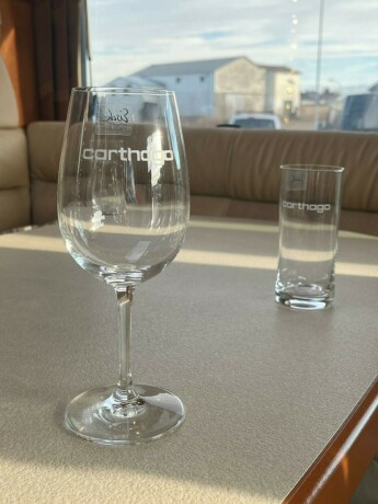 carthago-chic-c-line-i-49-2-enkle-senger-senkeseng-alde-2-x-aircondition-inverter-solcelle-diesel-2015-big-33