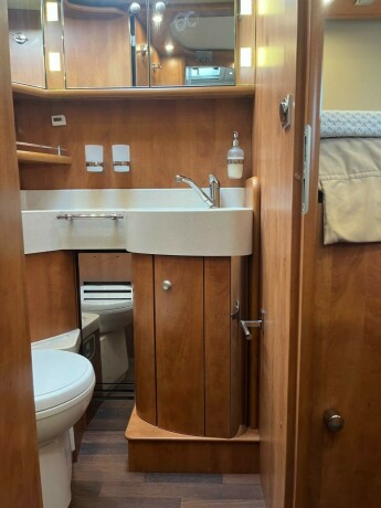 carthago-chic-c-line-i-49-2-enkle-senger-senkeseng-alde-2-x-aircondition-inverter-solcelle-diesel-2015-big-63