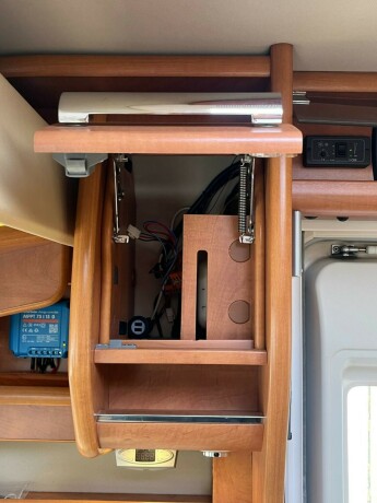 carthago-chic-c-line-i-49-2-enkle-senger-senkeseng-alde-2-x-aircondition-inverter-solcelle-diesel-2015-big-35