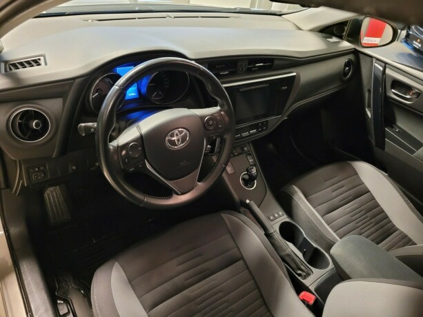 toyota-auris-elektrisitetbensin-2016-big-21