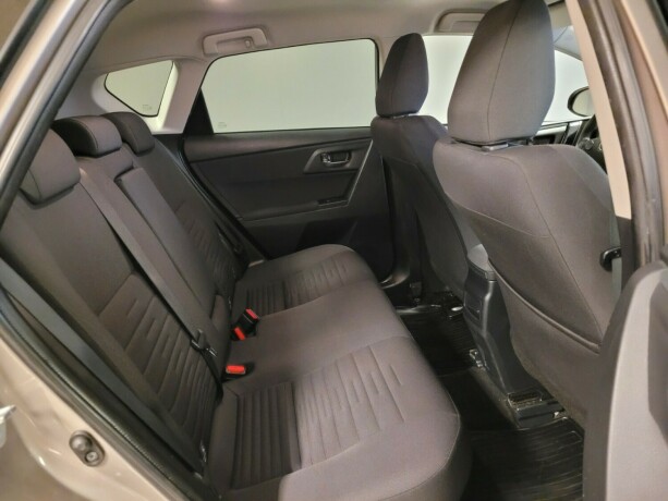 toyota-auris-elektrisitetbensin-2016-big-18