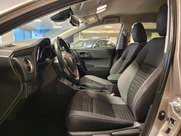 toyota-auris-elektrisitetbensin-2016-big-20