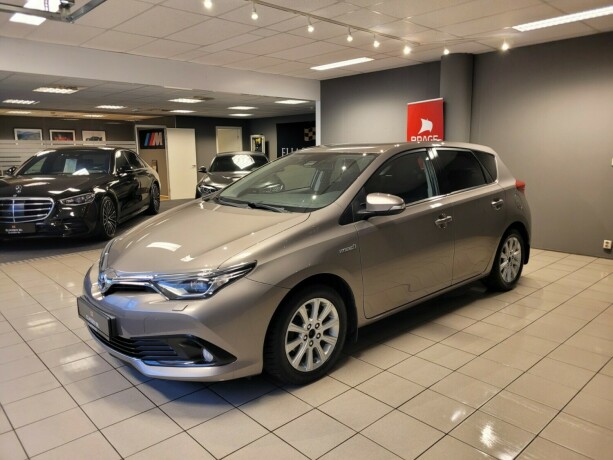 toyota-auris-elektrisitetbensin-2016-big-8