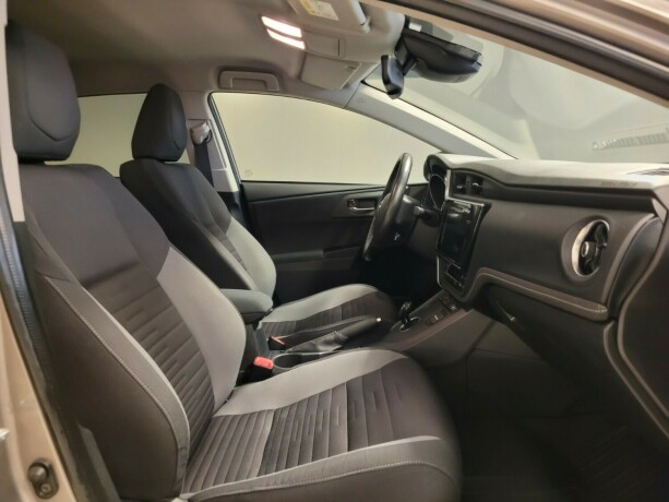 toyota-auris-elektrisitetbensin-2016-big-12