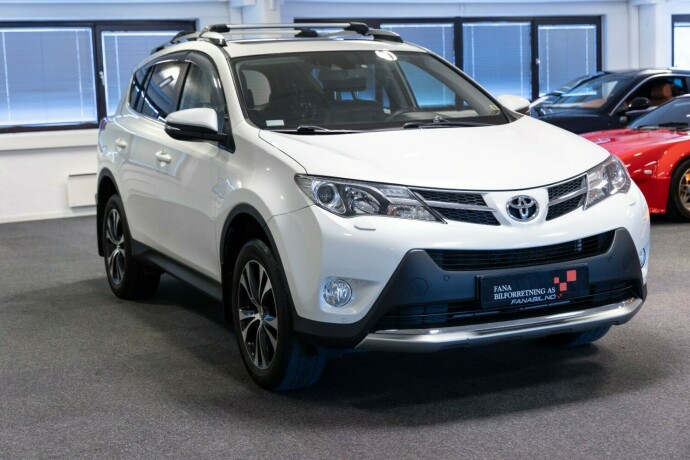 toyota-rav4-bensin-2015-big-3