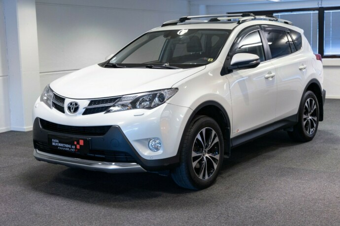 toyota-rav4-bensin-2015-big-0