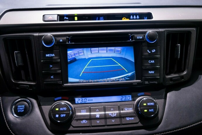 toyota-rav4-bensin-2015-big-14