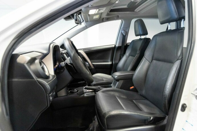 toyota-rav4-bensin-2015-big-4