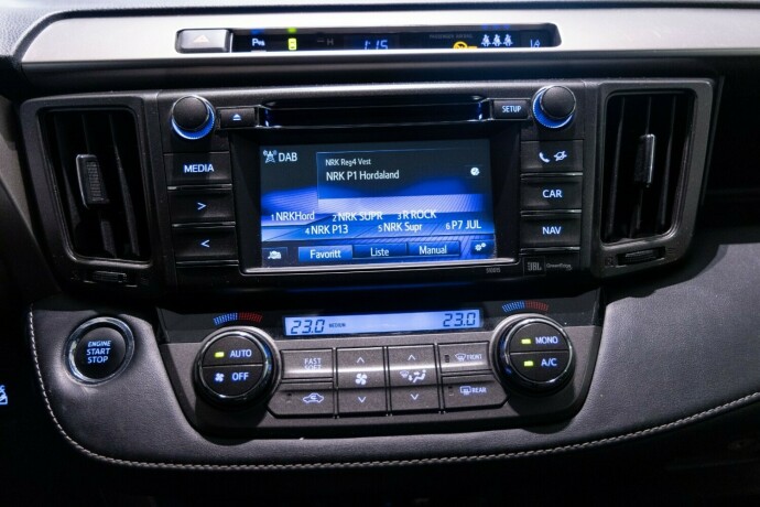 toyota-rav4-bensin-2015-big-13