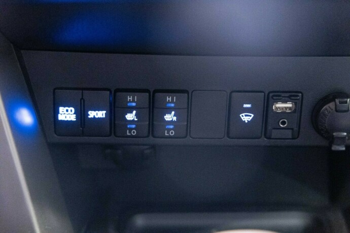 toyota-rav4-bensin-2015-big-17