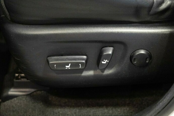 toyota-rav4-bensin-2015-big-6