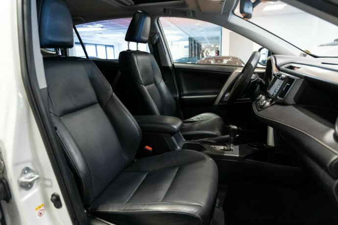 toyota-rav4-bensin-2015-big-10