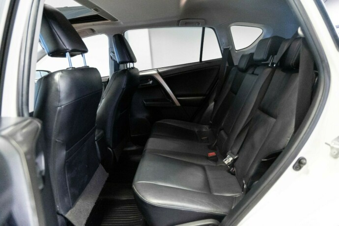 toyota-rav4-bensin-2015-big-7