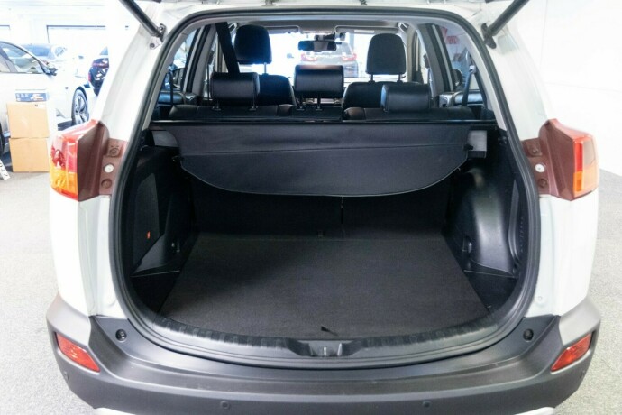 toyota-rav4-bensin-2015-big-8