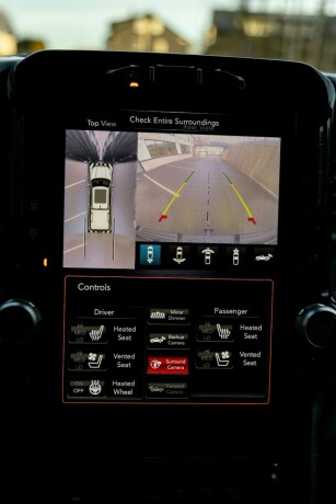 ram-1500-bensin-2021-big-13