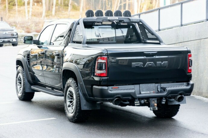 ram-1500-bensin-2021-big-1