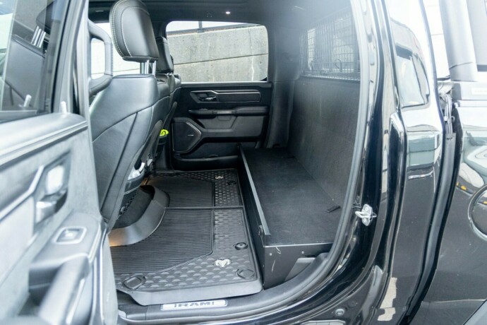 ram-1500-bensin-2021-big-6