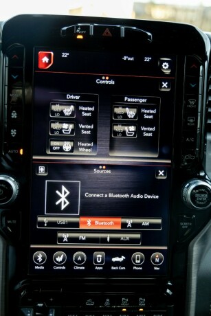 ram-1500-bensin-2021-big-14