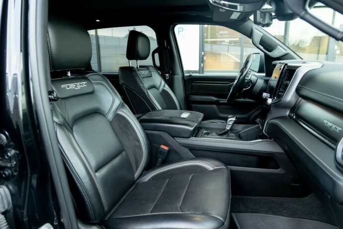 ram-1500-bensin-2021-big-9