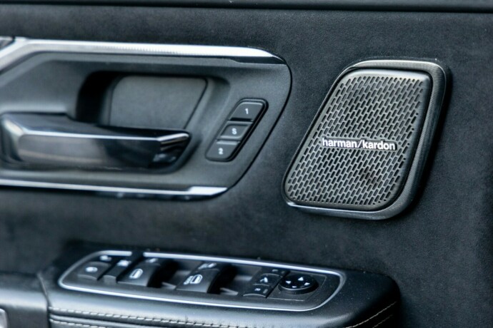 ram-1500-bensin-2021-big-17