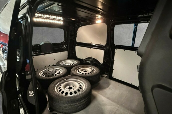 mercedes-benz-vito-diesel-2020-big-19