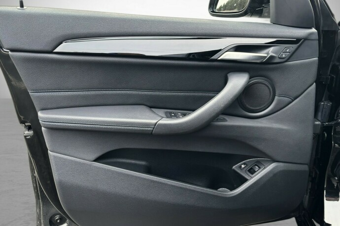 bmw-x1-elektrisitetbensin-2022-big-10