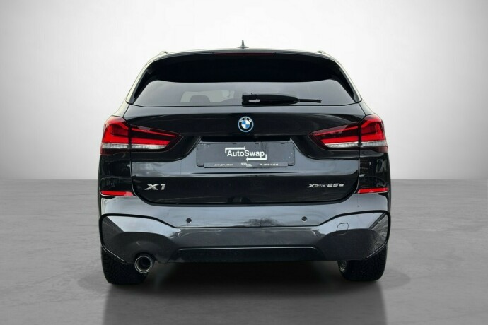 bmw-x1-elektrisitetbensin-2022-big-8