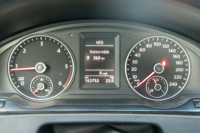 volkswagen-transporter-diesel-2014-big-9