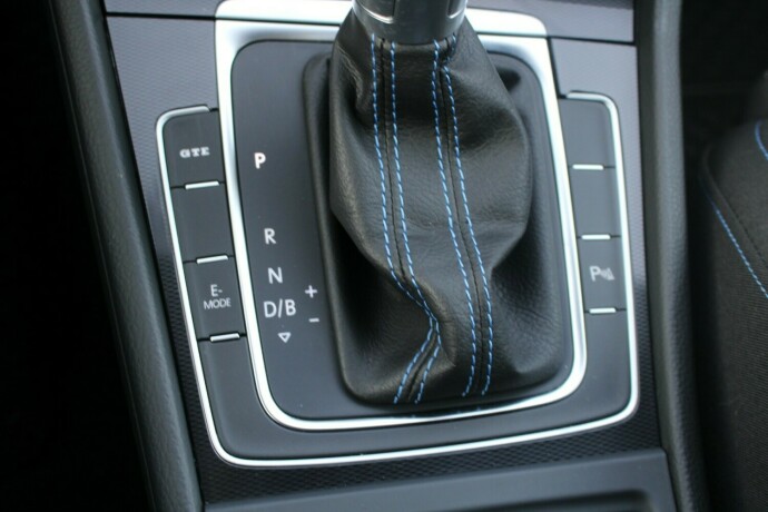 volkswagen-golf-elektrisitetbensin-2017-big-15