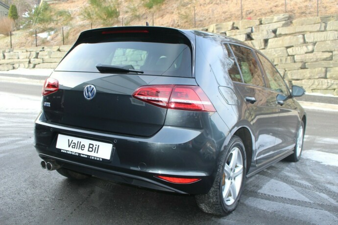 volkswagen-golf-elektrisitetbensin-2017-big-3