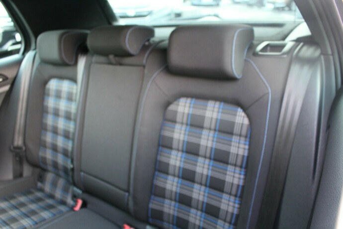 volkswagen-golf-elektrisitetbensin-2017-big-6