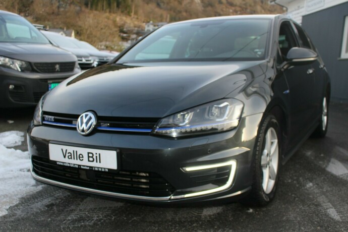 volkswagen-golf-elektrisitetbensin-2017-big-1