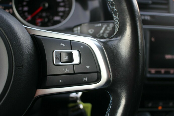 volkswagen-golf-elektrisitetbensin-2017-big-12