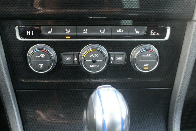 volkswagen-golf-elektrisitetbensin-2017-big-14