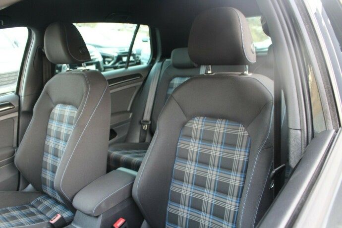 volkswagen-golf-elektrisitetbensin-2017-big-7