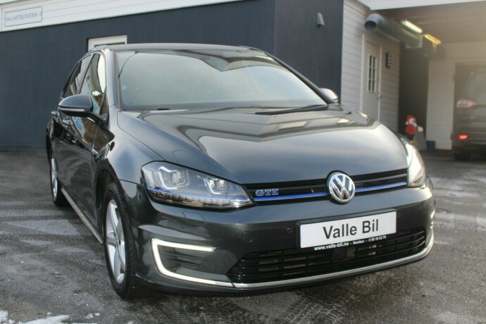 volkswagen-golf-elektrisitetbensin-2017-big-0