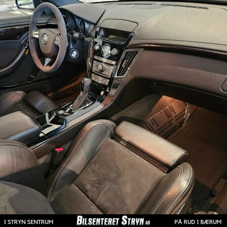 cadillac-cts-bensin-2013-big-8