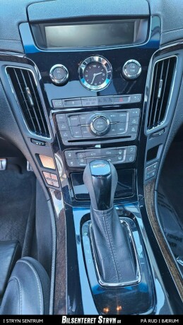 cadillac-cts-bensin-2013-big-25