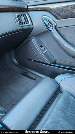 cadillac-cts-bensin-2013-big-22