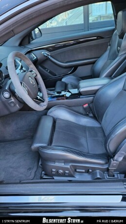 cadillac-cts-bensin-2013-big-19