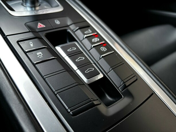 porsche-911-bensin-2018-big-27