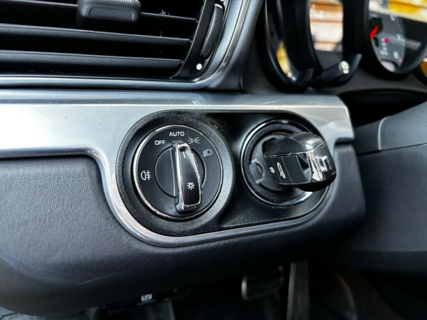 porsche-911-bensin-2018-big-17