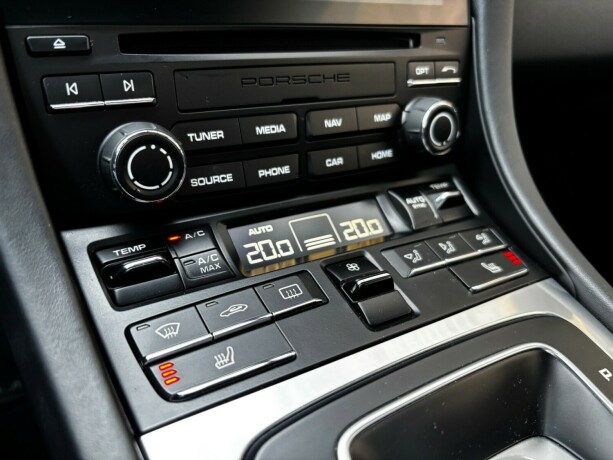 porsche-911-bensin-2018-big-28