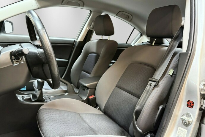 mazda-3-bensin-2008-big-13