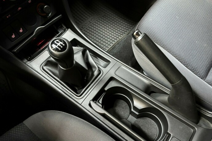 mazda-3-bensin-2008-big-27