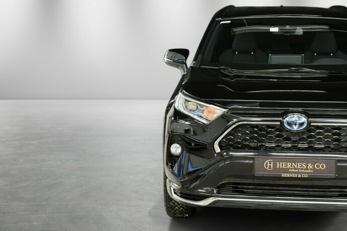 toyota-rav4-plug-in-petrol-2022-big-4